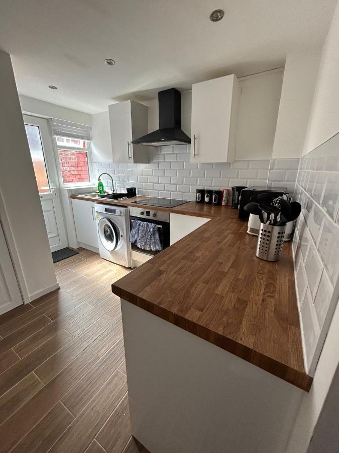 Charming Liverpool Home Экстерьер фото